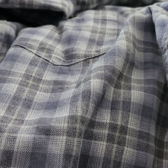 Wallin & Bros Men's Grey Ombre Grindle Plaid Button Down Shirt - Size Medium - Picture 4 of 6